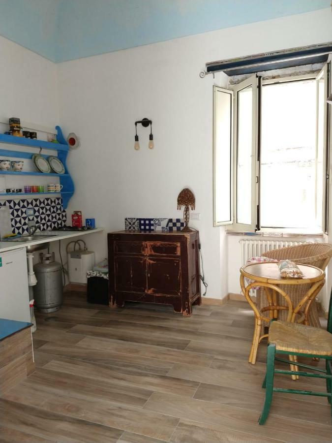 Apartamento Il Moscardino Vico Equense Habitación foto